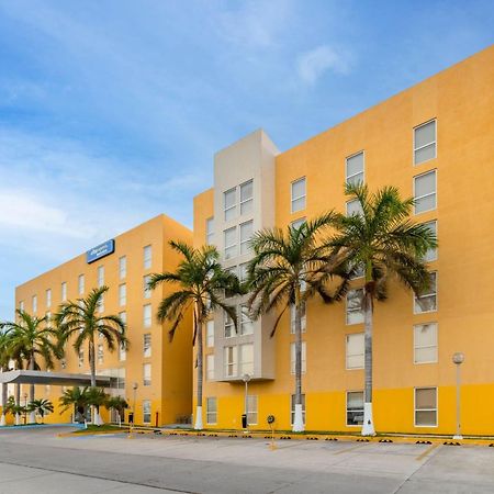 City Express By Marriott Ciudad Del Carmen Exterior photo