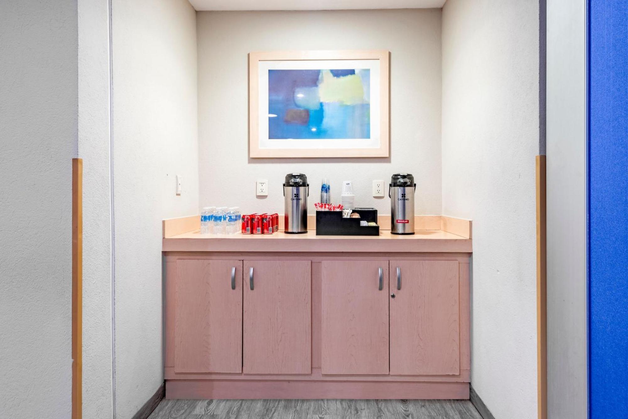City Express By Marriott Ciudad Del Carmen Exterior photo