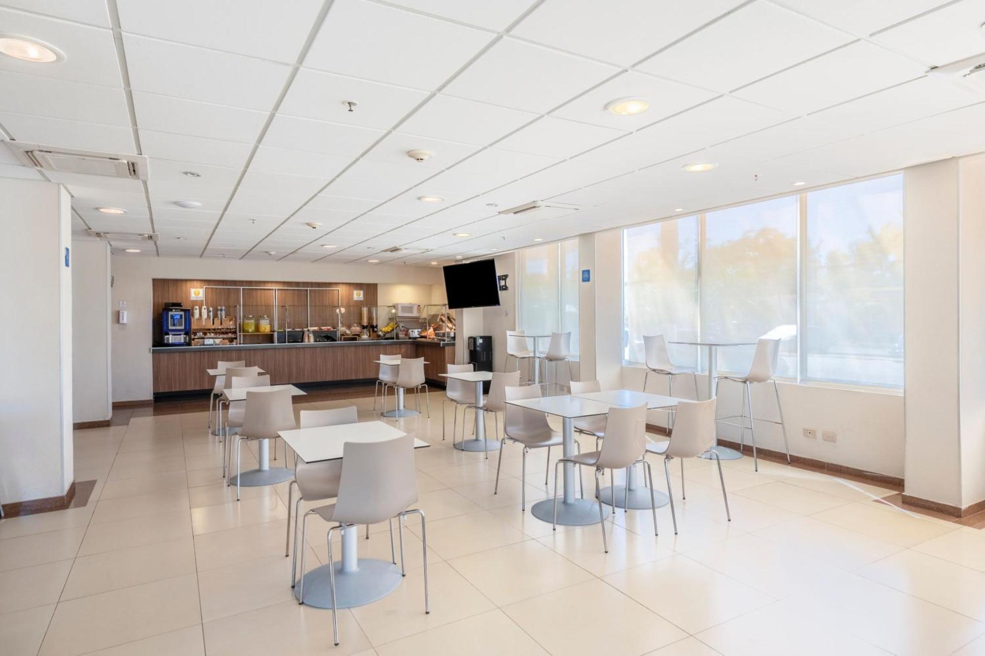 City Express By Marriott Ciudad Del Carmen Exterior photo